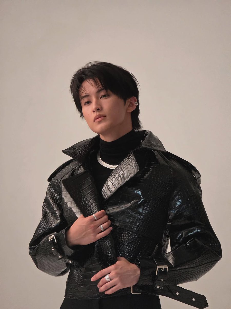 remmarku's tweet image. Every pose was intentional, my face did the talking while I followed each direction with ease.