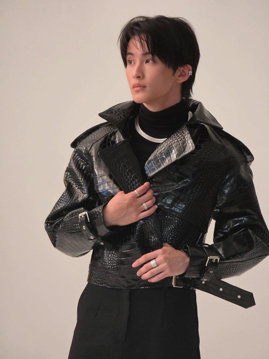 remmarku's tweet image. Every pose was intentional, my face did the talking while I followed each direction with ease.