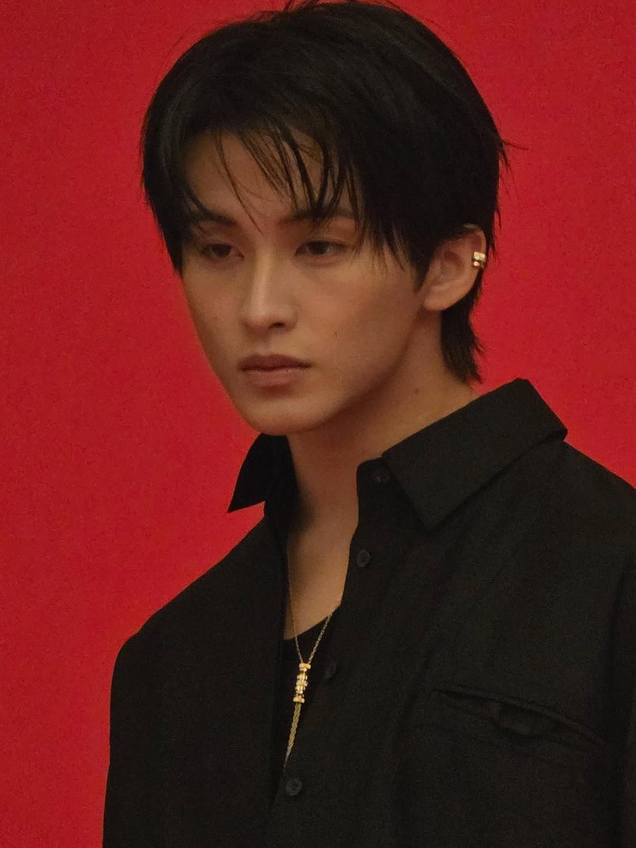 remmarku's tweet image. Strong face, defined features, steady control.