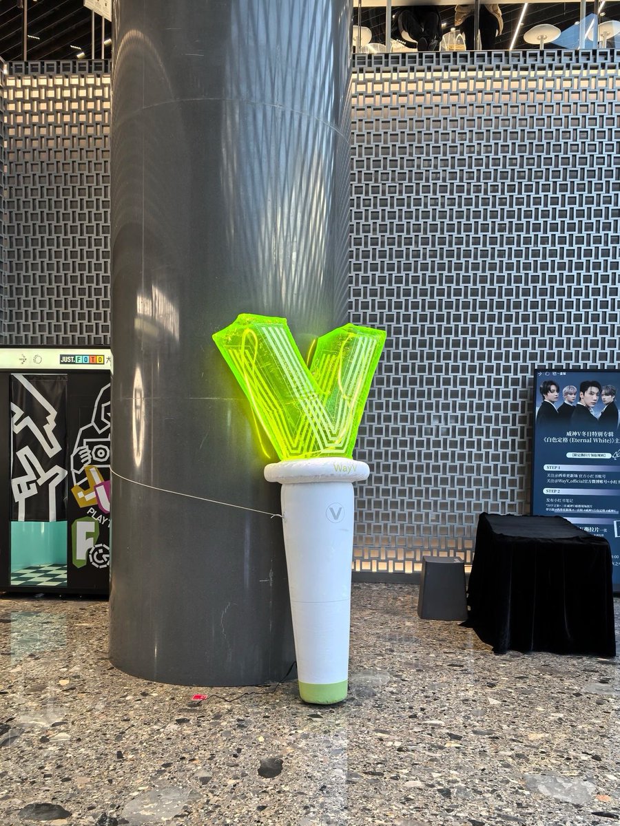 shopatlessa's tweet photo. [HELP RT] Hello to all fandoms! 💗

We are now available to customize a Jumbo PVC Balloon for your upcoming event! 

DM admin now for more details!
All photos CR to owner

#pvcballoon #concert #kpopcustom https://t.co/cHyhkDWG7M