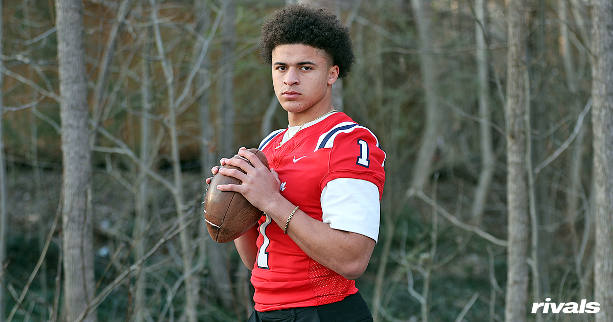 ChadSimmons_'s tweet photo. Derrick Baker is one of the top QBs in the 2027 class. He is back healthy and he's drawing heavy interest from major programs. 

The latest: https://t.co/M0Agt6YtLD https://t.co/hXjN3AJdo3