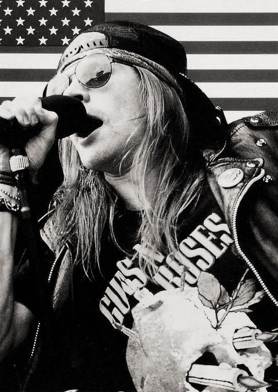 SukursalRock's tweet image. Axl Rose... 
Born in the U.S.A.
Born to Rock.
Born to Love.
A Rock ‘N’ Roll legend.

“Fear is where there is no love.
Love is where there is no fear.”

Axl Rose  #Legend

#RockON  📸  Social Media
#AxlRose  #GunsNRoses 
#RockIsAnEmotion  #Tbt