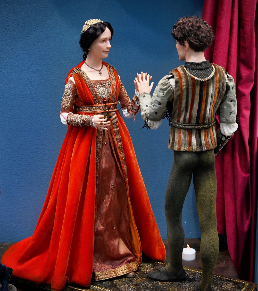 PEKHTography's tweet photo. Red velvet, gold threads, and a chainmail collar like frozen rain.
They’ve been elegant for centuries.
I’ve been in these sweatpants for three days. 👑🍕
#HistoryLovers #MuseumLife #TimelessBeauty #MiniatureWorld https://t.co/s9AIYeqg5y