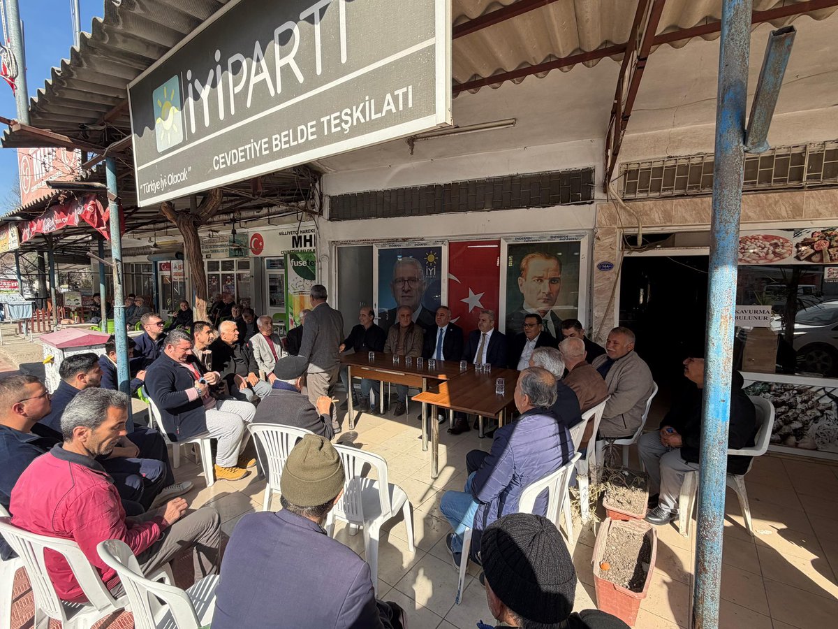 Osmaniye İl Başkanımız Serat Kılıç, Kadirli İlçe Başkanımız ve başkan yardımcılarımızla birlikte;
6 Şubat’ta Osmaniye’de yitirdiğimiz canlarımızı rahmetle, özlemle andık. Mezarlıkta ettiğimiz her dua, unutmadığımızın, unutturmayacağımızın sözüdür.
Akabinde Cevdetiye beldemizi ve