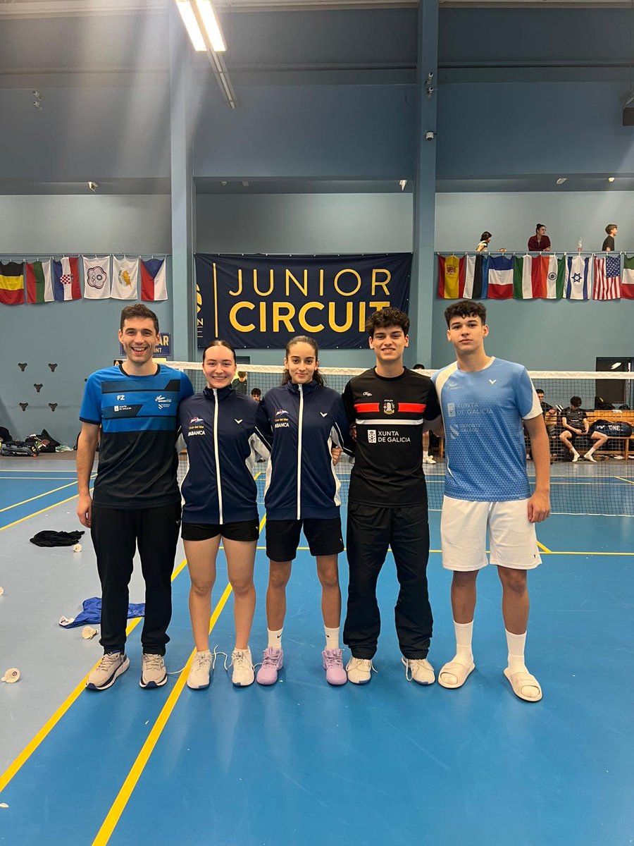 CB_ATHLOS's tweet photo. 🏸Xoel Álvarez avanza rondas no 🇭🇺16th Multi Alarm Hungarian Junior Championships!

📍Pécs (Hungría)

🔗: https://t.co/BDnX0Io4Nz

#AthlosPoloMundo 🌏
#LUMEEE 🔥
🖤🤍❤️ https://t.co/NCjrLiMGWf