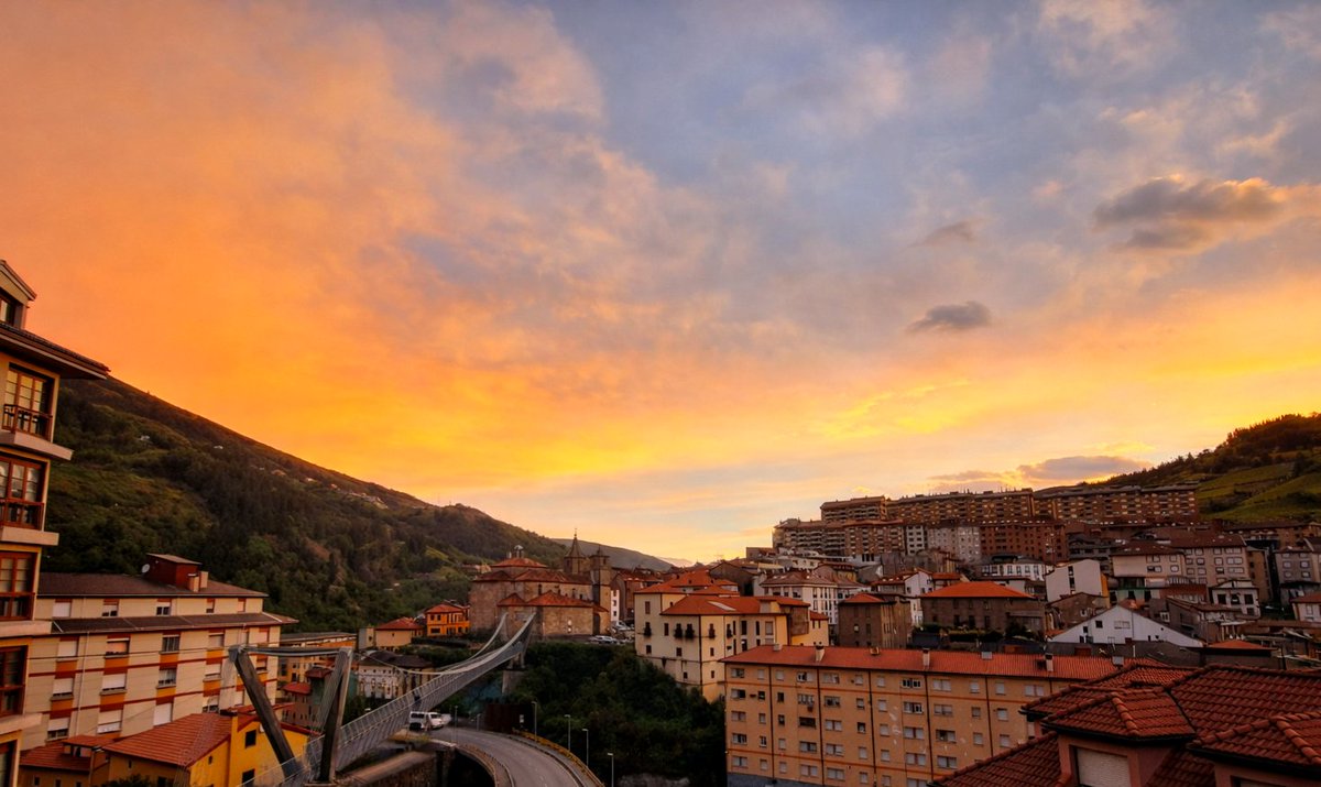 Desde mi casa en Cangas, tengo buenas vistas... pero a veces se convierten en puro espectáculo !!!