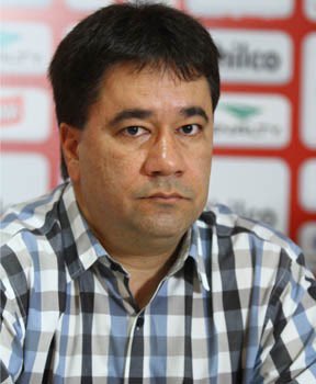 dcorrea_13's tweet image. - Nos rebaixou pra Série B com a maior folha da história do clube

- Nos levou para a Arena

- Na época tivemos a 2º pior campanha da história da Série A

- Eliminado pelo rival na Sul-americana (o rival tava na Série B)

Senhoras e senhores, lhes apresento Paulo Wanderley 👏🏼👏🏼