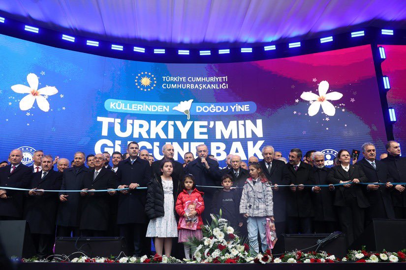 valiserdengecti's tweet photo. Cumhurbaşkanımız Sn. @RTErdogan, Milliyetçi Hareket Partisi Genel Başkanı Sn. @dbdevletbahceli'nin teşrifleriyle 6 Şubat Depremleri Anma Programı ve Yapımı Tamamlanan Yatırımların Toplu Açılış Töreni'ni gerçekleştirdik.

Başta her daim milletimizin yanında duran, liderliğiyle güven veren, feraseti ve dirayetiyle ülkemize istikamet çizen Cumhurbaşkanımız Sn. Recep Tayyip Erdoğan olmak üzere; #Osmaniye’mizin yetiştirdiği, Türk siyasetinin müstesna şahsiyeti Sn. Devlet Bahçeli’ye ve tüm devlet erkânımıza ilimize gösterdikleri yüksek teveccüh, sergiledikleri irade ve sarsılmaz kararlılıkları dolayısıyla şükranlarımızı sunuyoruz.