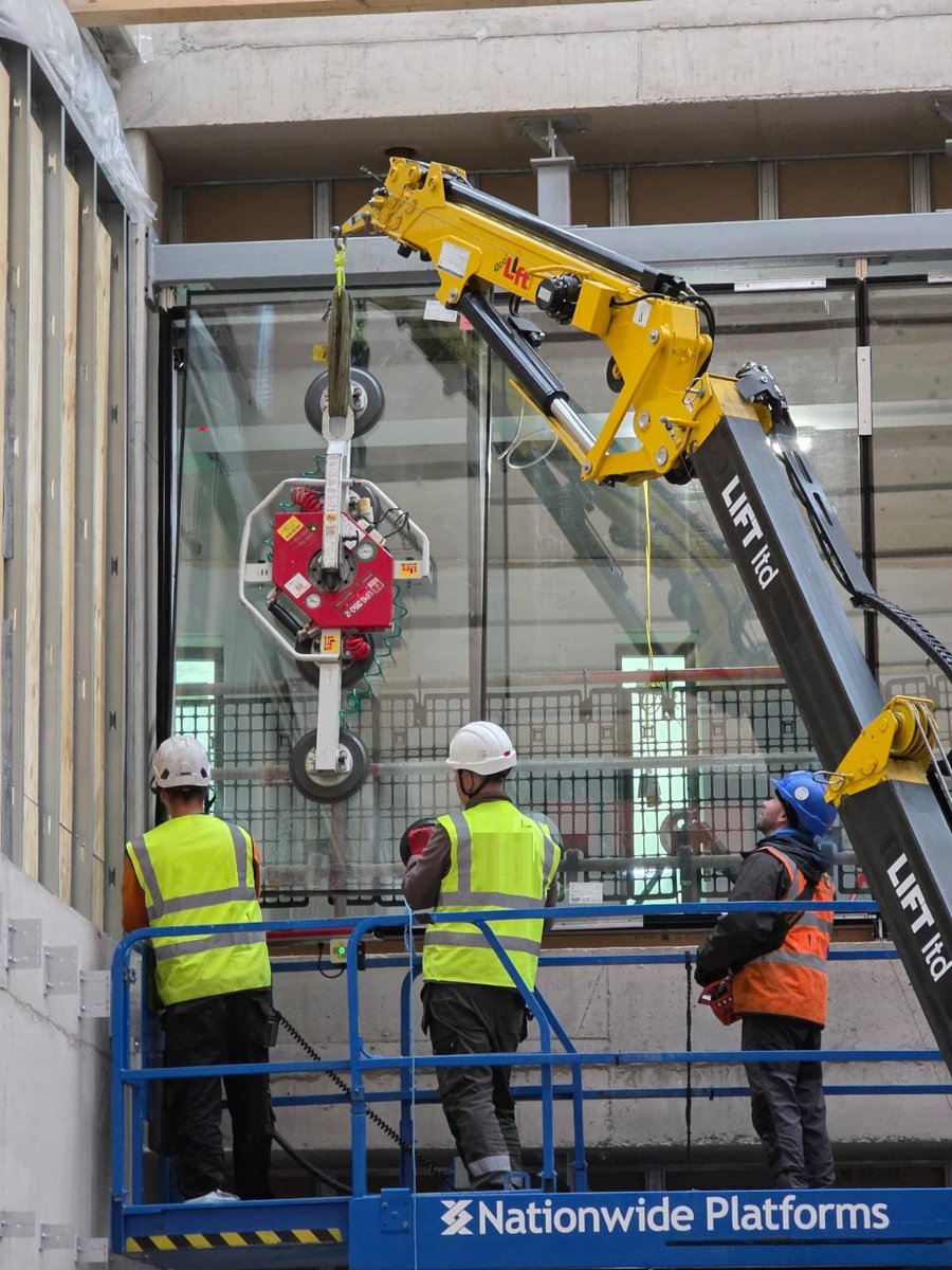 spidercranes's tweet photo. Atrium Work - Low weight bearing floor? - No problem for our versatile MK Range with the ability to go upwards with the main boom, then telescope out with their second boom extensions
All this with an incredibly light superstructure that doesn't create a lot of downward pressure https://t.co/mXVPQ5FceA