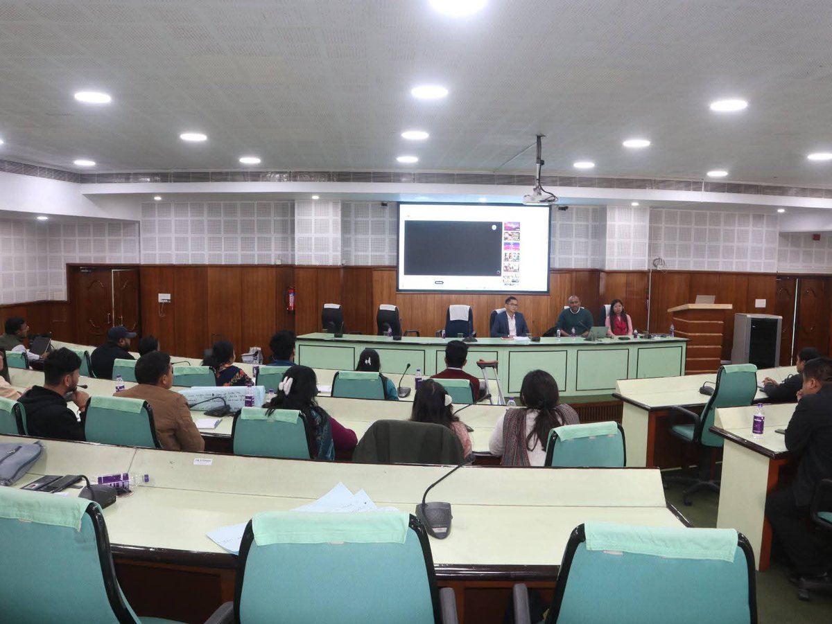 TripuraSRLM's tweet image. A one day workshop was done today with Master SRPs(State Resource Persons) and I-SRPs in Pragna Bhawan today which was done with all the incharges of Districts.
The program was graced by CEO #TRLM Shri Tarit Kanti Chakma in presence of representatives of Livesscape and State