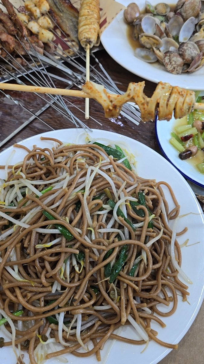 Momo (@pizza_cat_black) on Twitter photo 