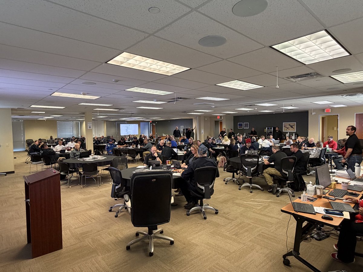 eepley's tweet photo. Jazzed to see over 90 EMS Chiefs/Supervisor/Medical Directors from across @STRAC EMS Committee.  55 trauma program directors upstairs, should have 140+ for Main Membership mtg at noon! https://t.co/tF6H1qJrCK