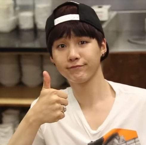 kookyun's tweet photo. Cillian Murphy doing the iconic Yoongi kaepjjang pose in Taylor Swift's new music video to support Arirang https://t.co/wic1S9ZPth