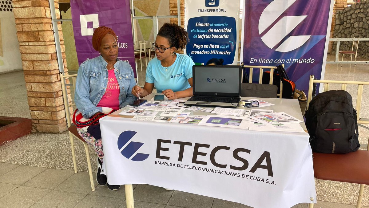 Yusimi1989's tweet photo. 📢 
#EtecsaGuantánamo en la Feria de Comercio Electrónico, desarrollada junto a importantes entidades como UIC, BANDEC, BPA, XETID, entre otras.
#EtecsaConCuba https://t.co/Q3hW1uSjpB