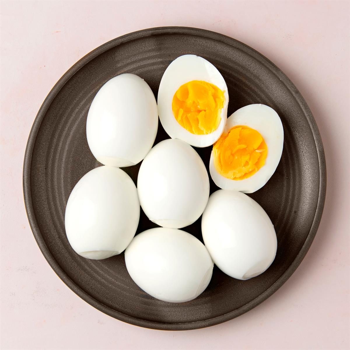 NEWS:

Eating One or More Eggs Per Week Associated With 47% Lower Alzheimer’s Risk, Study Finds

A groundbreaking new study has revealed that eating just one or more eggs per week can significantly reduce the risk of developing Alzheimer’s disease by nearly 47%.