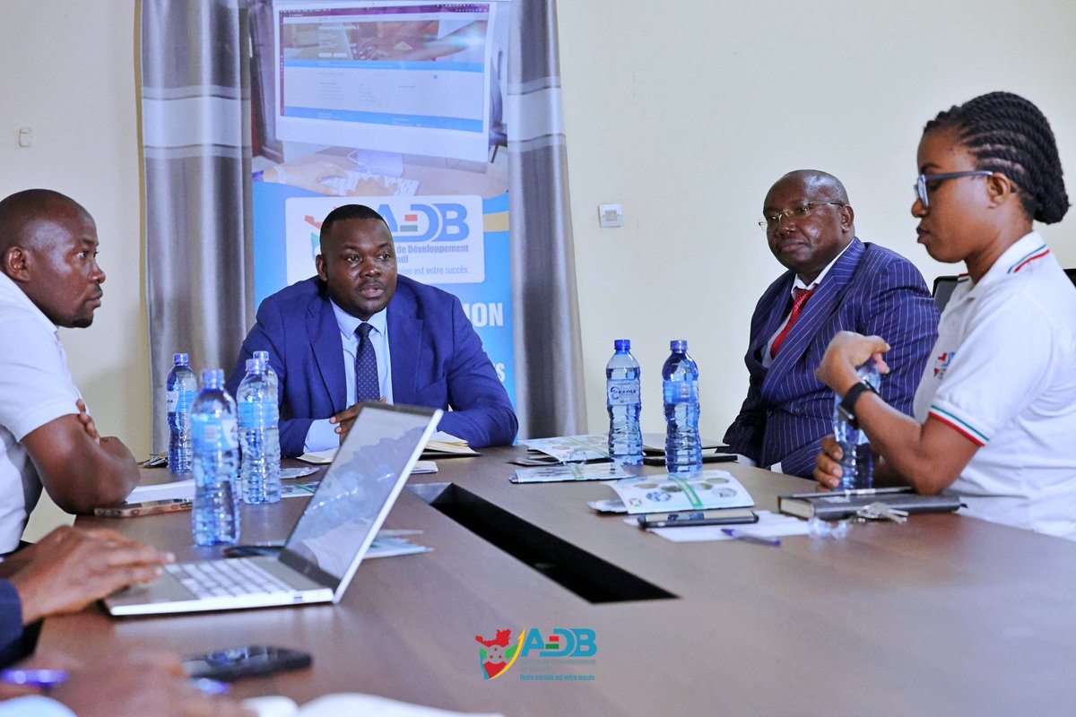 ADB_Burundi's tweet photo. Ce vendredi 6/2/2026 le DG de l’ADB a accueilli Mr SENTORE Léonard,  Directeur des finances et comptabilité à la @BDEGL2 et ont échangé sur divers sujets dont le financement des projets d’investissements dans les secteurs prioritaires comme l’agribusiness, l’énergie et les mines. https://t.co/pSWDWhVNrs