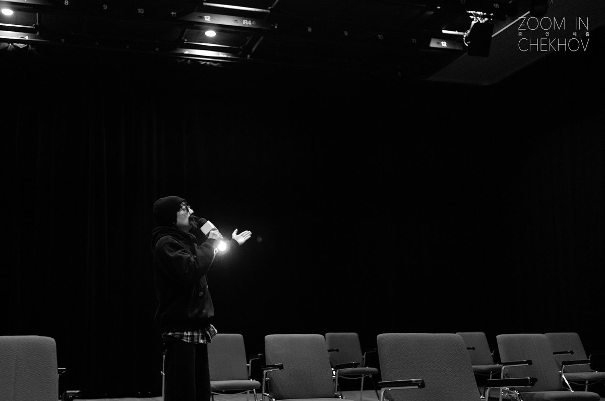_projectsf's tweet photo. 2부
극장 <체홉의 노래>

-

연극 <ZOOM IN: 체홉>

2026.2.5 ~ 15
더줌아트센터

온라인 프로그램
https://t.co/Ik2RxAfduq

예매
https://t.co/nTy67JJQvO https://t.co/AV5DHdLG5H
