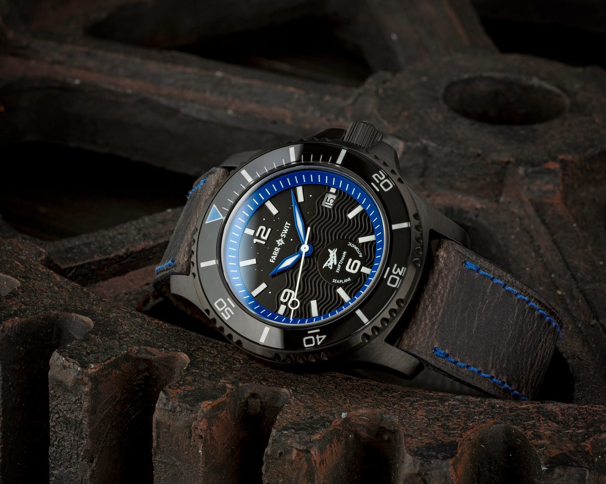 Farr and Swit Friday looking classic today diving into the weekend with the rugged durability and awesome dial work of the SeaPlane Midnight Landing

farrandswit.com

#watch #chicago #microbrand #timepiece #wristcheck #collector