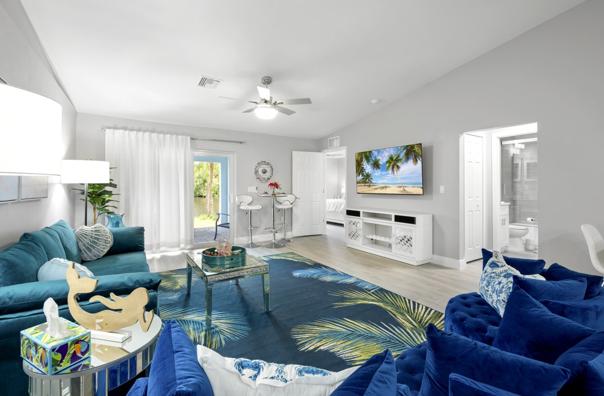 DaveIrwinRealty's tweet photo. Check out this brand-new waterfront home overlooking a Gulf-access canal. Decorated to the nines! Great area close to US 41 & El Jobean Rd. Enjoy your coffee while overlooking a wide canal that leads to Charlotte Harbor. 3 bedrooms & 2 baths with 1 car garage. Open kitchen with quartz countertops and stainless steel appliances. All utilities included. The unit next door is also available for the same price. Located close to everything, including beaches, golf courses, shopping, and entertainment. This is a weekly rental at $1,000 a week or monthly at $2,700 a month.