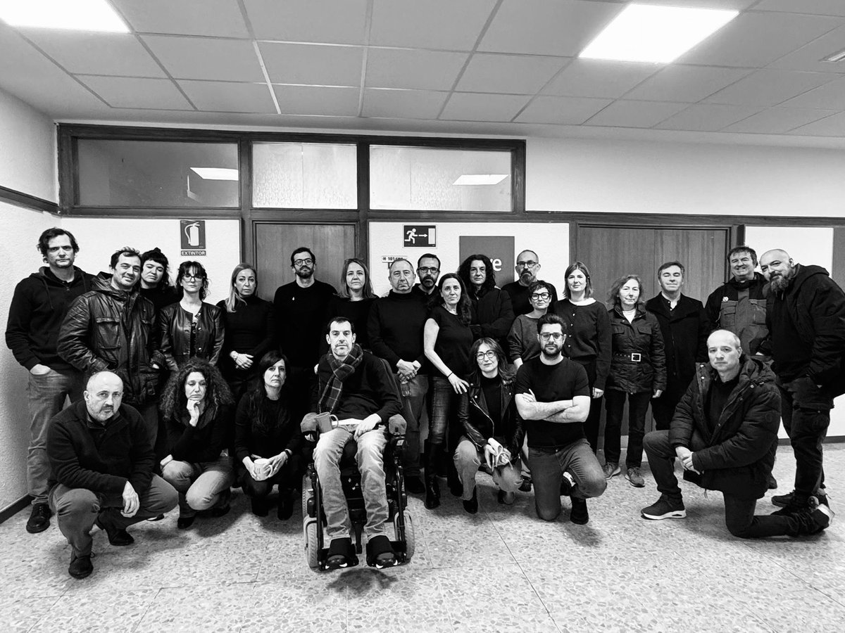 InigoPicabea's tweet photo. 30 #viernesnegros en #RNE para reclamar respeto a la carrera profesional, al talento interno, a la especialización, a la cultura. #salvemosRNE #enelfondoyenlasformas https://t.co/40IIpDXwbf