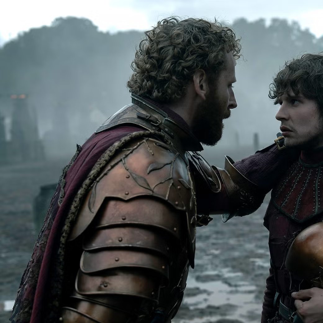 Knightly_Hist's tweet image. He might be an asshole but he's dripped out can't deny that.