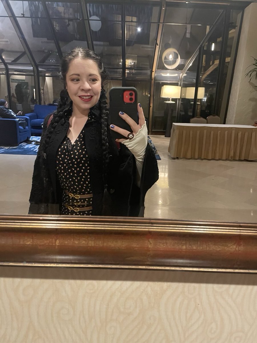 PhryneTiny's tweet photo. Hotel lobbies always feel like the beginning of a story. https://t.co/dV6XgZ56WO