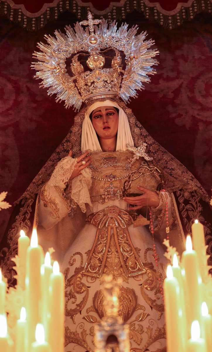 🕯CULTOS | Altar efímero erigido en honor y gloria de nuestra Amantísima Titular, Santa María del Monte Calvario, con motivo de su Solemne Septenario Doloroso.

《Por tus dolores ten compasión, pide y alcanza nuestro perdón》