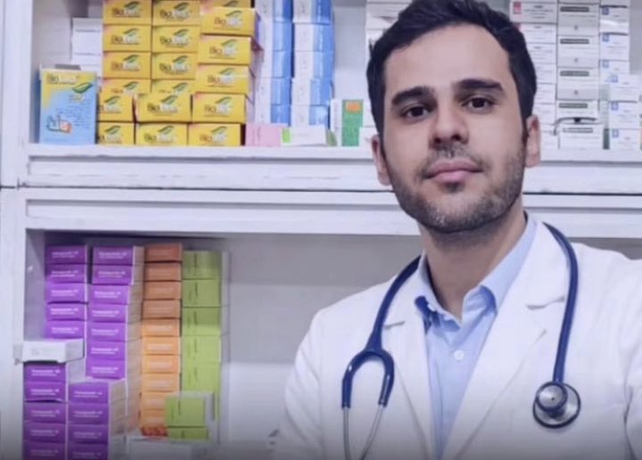 ShadowsGone_'s tweet image. دكتر امين پورفرهنگ به دليل كمک رسانى به معترضان در شهر شيروان، استان خراسان شمالى، بازداشت شده و با اتهام
«محاربه» وخطر صدور حكم اعدام روبرو است..
#IRGCterrorists
#stopexecoutioniniran 
#از_بازداشتیها_بگو 
@vahidmirzaeii 
@Leilibazargan