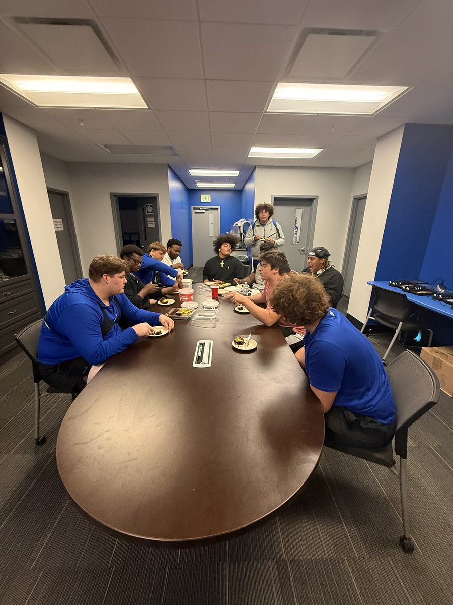 COACHFOA_OL's tweet photo. Happy birthday @NATIONFARMERIMG &amp; @CooperMcGRath40  two of the newest additions to the G-UNIT. ITS A FAMILY THING https://t.co/9ubNPXT62Y