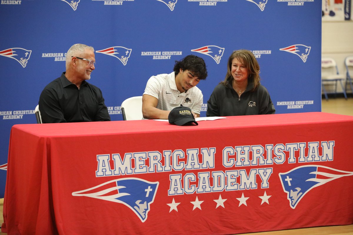 cj_davis14's tweet photo. Many thanks to my family, friends, and fellow students for sharing in my official signing! I am blessed to become part of the Harding Brotherhood and to continue my education at Harding University!  
@hucoachmote @PaulSimmonsHU @CoachBigHU @CoachBray_ @CoachFrancis_HU @CoachKellyHU @HUCoachD @MichaelGragg @CoachSpice_ @Harding_FB @1_Gramm_ @ACATuscaloosa @TuscPreps @Alabama_Varsity @ameliahurley_ @annaesnydr @tuscaloosanews @RecruitsRising @5StarScouting