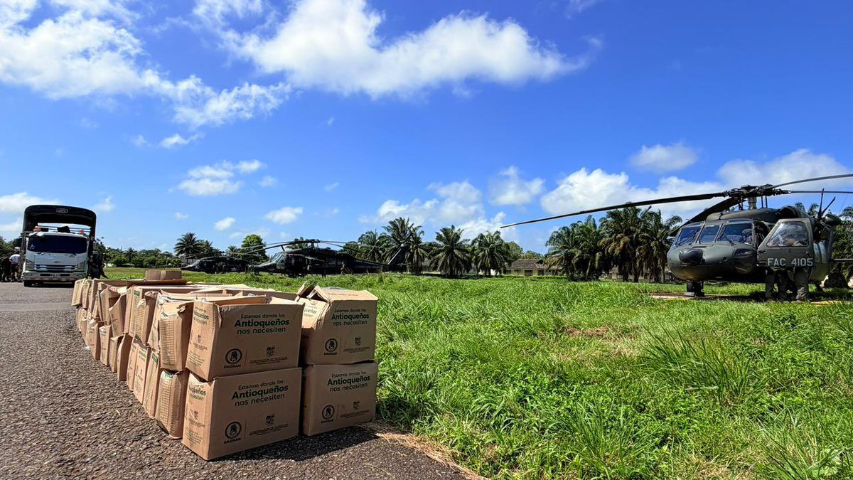 Desde ACTIVA apoyamos al DAGRAN de <a href="/GobAntioquia/">Gobernación de Antioquia</a> para la atención humanitaria en Urabá. Asumimos la cadena logística: conformación, empaque de kits, y acompañamiento a las entregas en mpios afectados por las lluvias.
Del papel al territorio, la logística se convierte en respuesta
