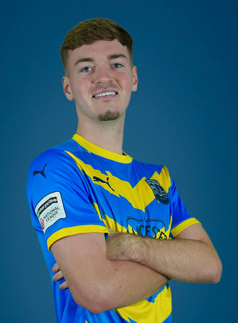 hydeunited's tweet photo. Park Life! ✍🏻

We can announce the signing of defender Damon Park on loan from Radcliffe.

The former Oldham and Fulham youth defender has made 8 appearances for the NLN side and has played at centre back and left back.

Welcome to the club Damon! 

#TigersHyde #HydeUnited #HUFC https://t.co/5E1R2ES03Z