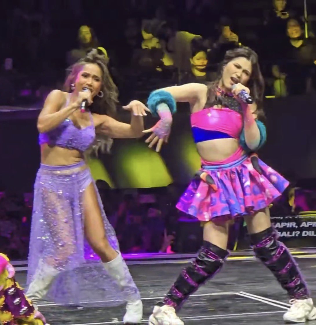 THE TWO LEADERS OF BOTH PHENOMENAL GIRL GROUPS IN ONE FRAME, EVERYONE!!! 🥹🔥 #GetGetAwrAWnd3 #SexBombGirls