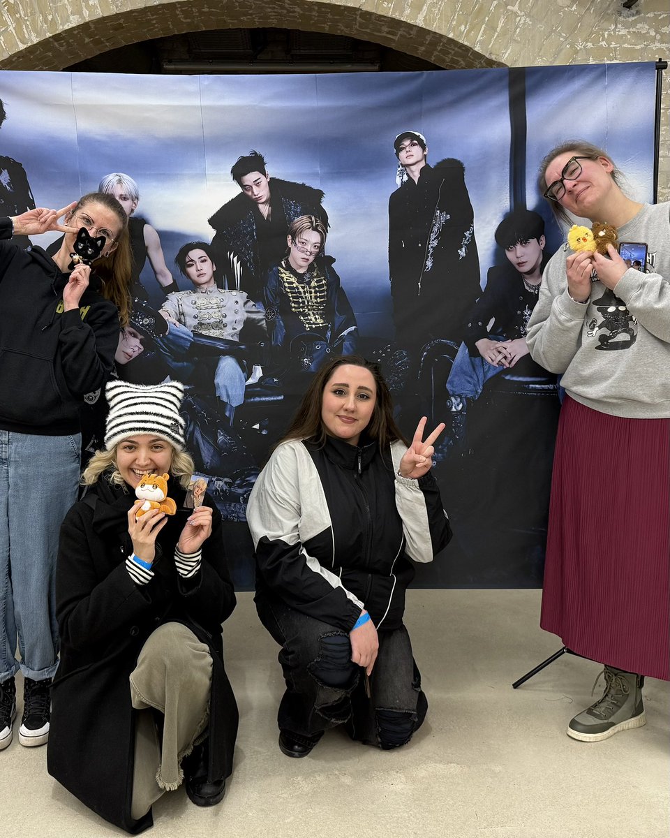 hello82 BERLIN tweet media