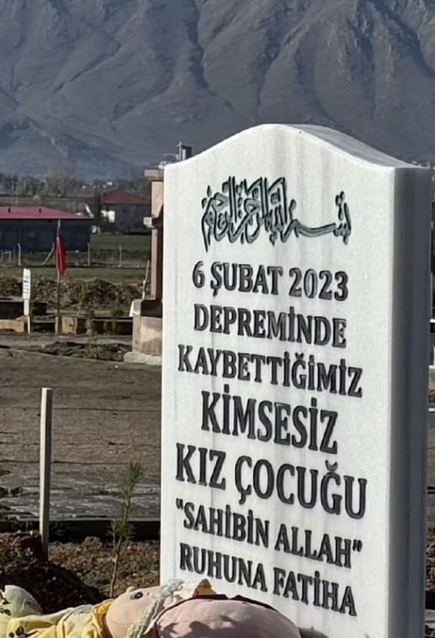 IlkayYurtseverr's tweet photo. #6Şubat2023
Kimsesiz hiç kimse yok herkesin var kimsesi,
Kimsesiz kaldım yetiş ey Kimsesizler kimsesi!
....
Allah vefat edenlere rahmet eylesin, geride kalanlara sabır versin. Bu hale getirenlerin de yanına kâr kalmasın. https://t.co/PtGX1M20hB