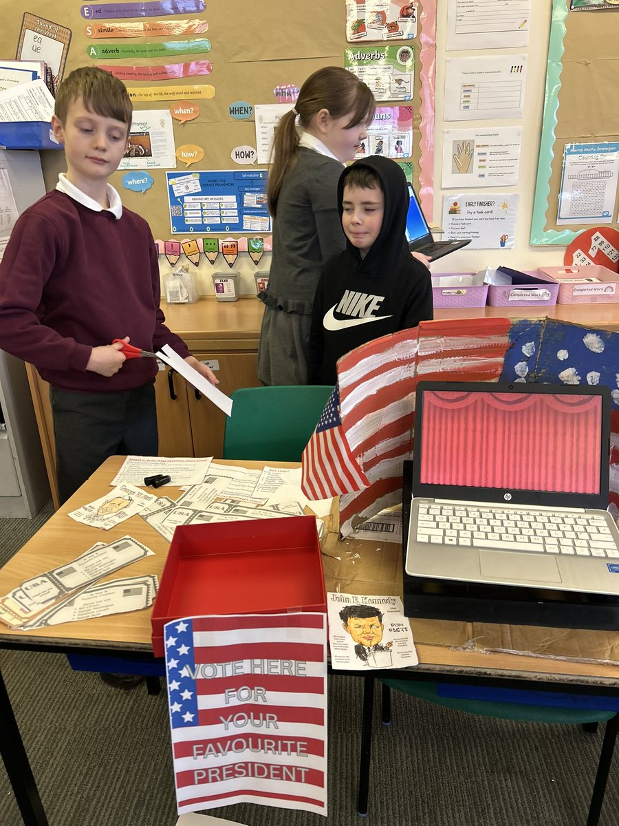 StMichaelsp54's tweet photo. Thanks to all our families for coming along to our Expedition today! P5/4 loved sharing their learning all about famous people from the past 😊📚 https://t.co/eVcCsrr04O