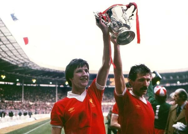 favgolfgirl's tweet photo. 1982 @LFC League Cup winners https://t.co/tveemTigHU