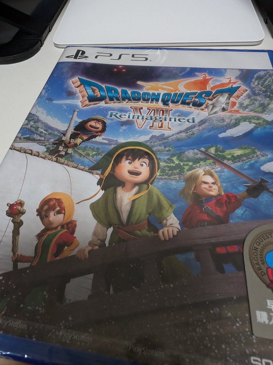 tonontf's tweet photo. ドラクエ7届いた。
空の軌跡1stが終わったのですぐに遊べる。 https://t.co/yqX58j68iF
