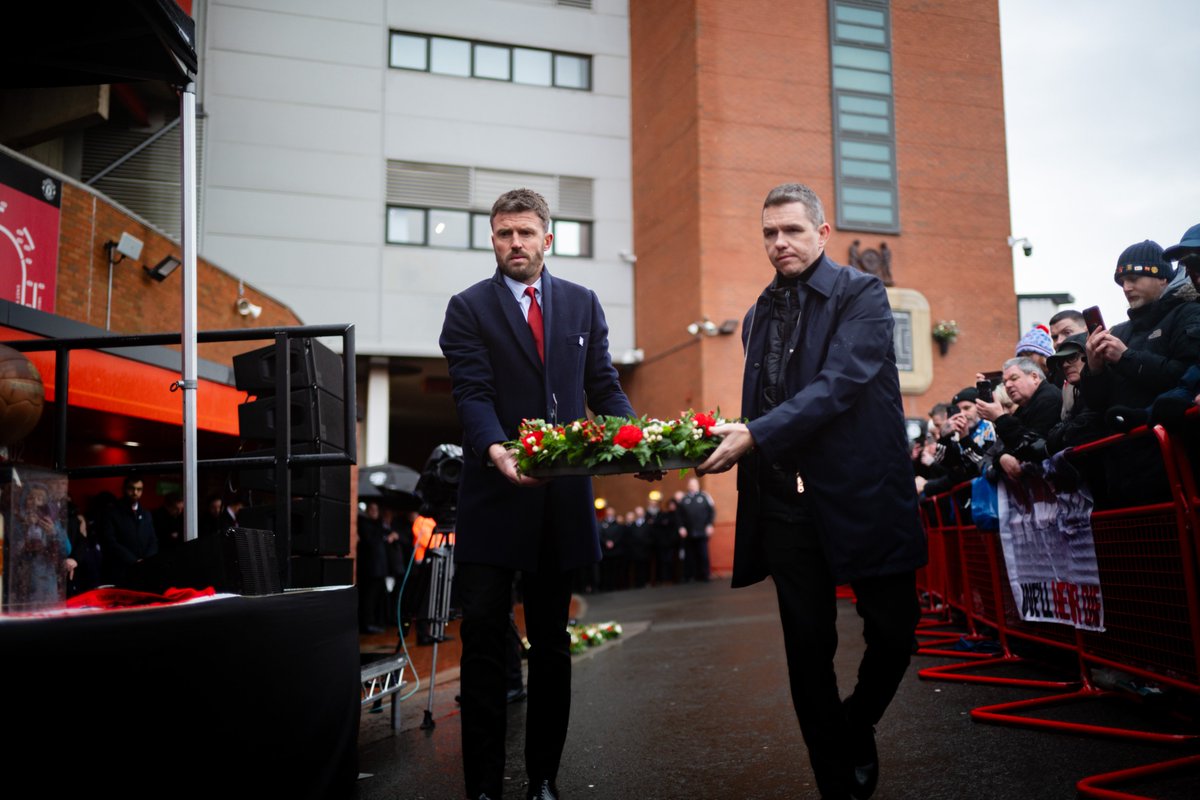 ManUtdWomen's tweet photo. Remembering the men we lost at Munich. 

They will never be forgotten 🌹 https://t.co/ece6Ry0KYv