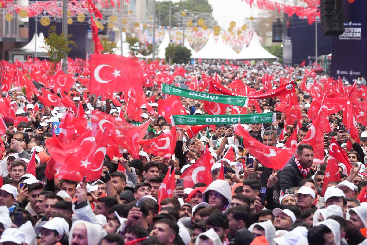 Bugün Cumhurbaşkanımız Sayın <a href="/RTErdogan/">Recep Tayyip Erdoğan</a> ve Milliyetçi Hareket Partisi Genel Başkanı Sayın Devlet Bahçeli’nin teşrifleriyle Osmaniye’de düzenlenen, “6 Şubat Depremleri Anma Programı ve Yapımı Tamamlanan Yatırımların Toplu Açılış Töreni”ndeydik.

Osmaniye’miz Torosların eteğinde