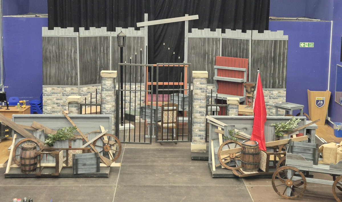 SetForTheShow tweet media