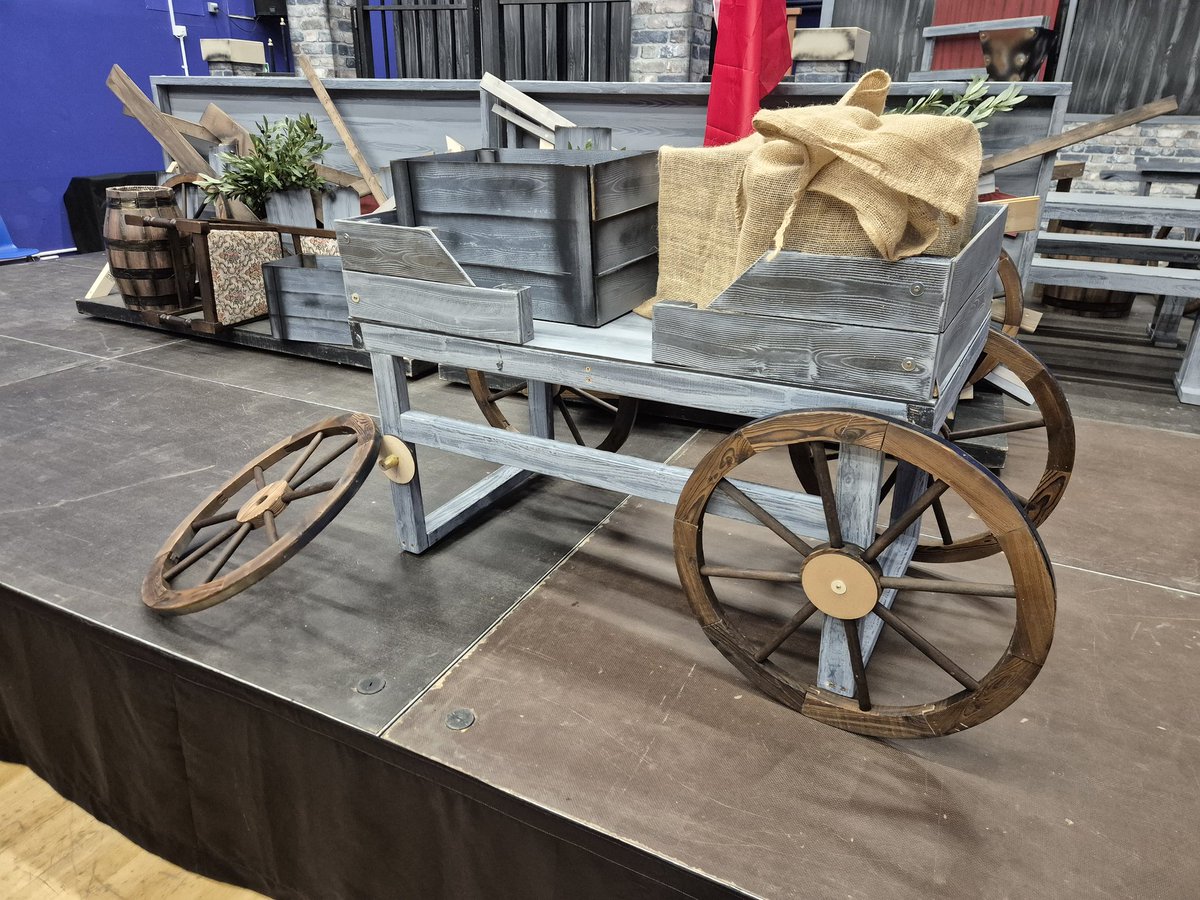 SetForTheShow tweet media