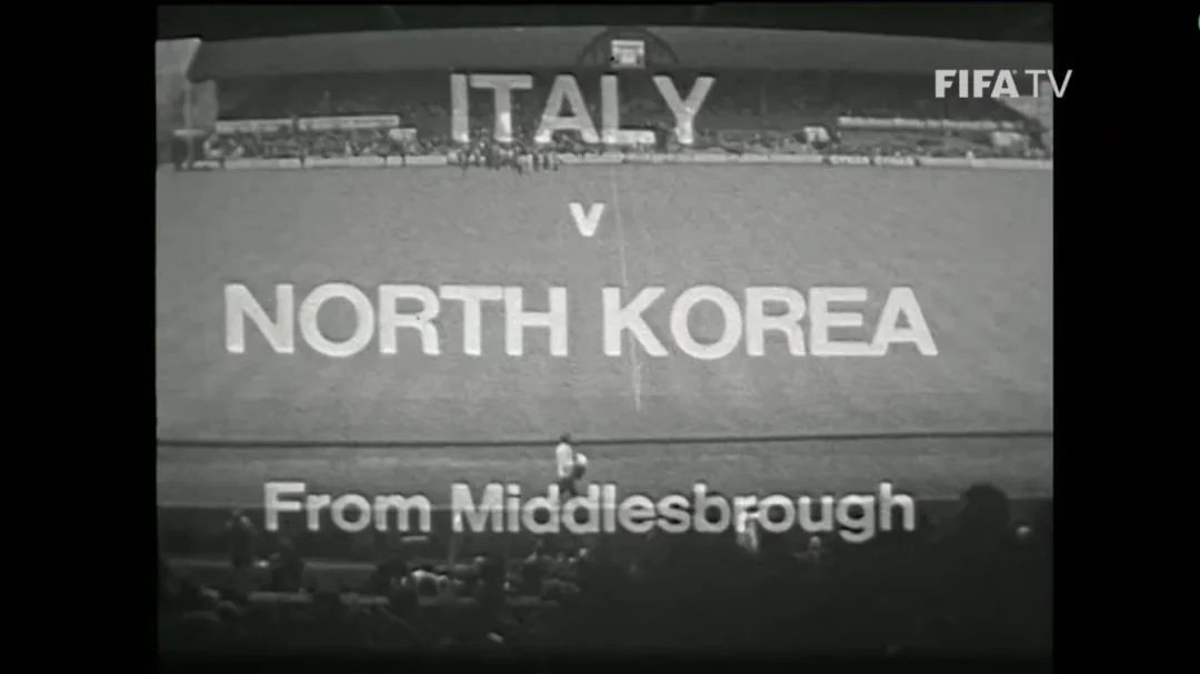 #MovimientoMundialista | ¿Sabías que…?⚽️

🏟️El Mundial de Futbol de 1966, celebrado en Inglaterra, se disputó en uno de los momentos más tensos de la Guerra Fría. La sorpresiva victoria de Corea del Norte sobre Italia no solo fue un golpe deportivo, sino un episodio cargado de