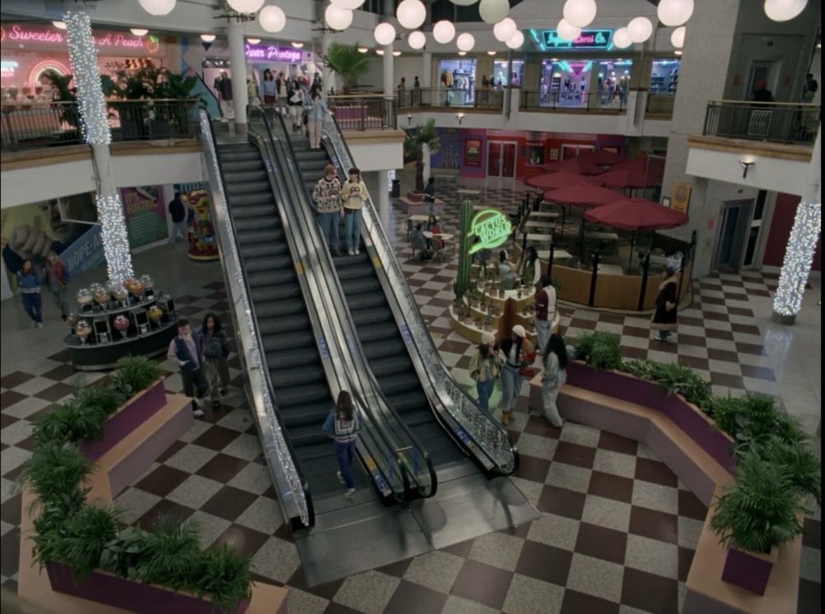 Sarah Jones MP tweet media