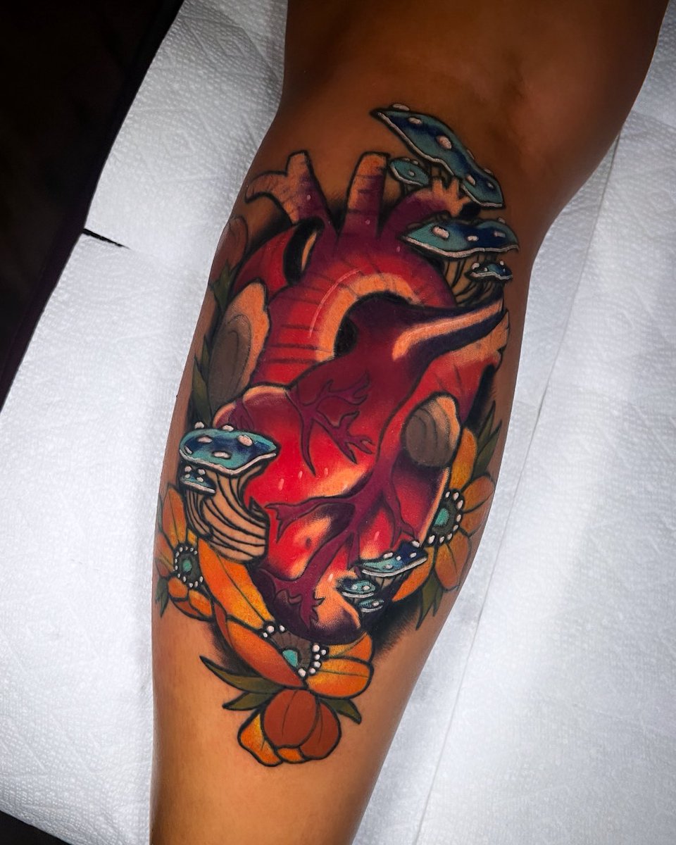 ticentattoos's tweet photo. Neo traditional heart for Karly!
.
.
.
#colortattoo #tattoo #neotraditional https://t.co/6EWAMSHUlv