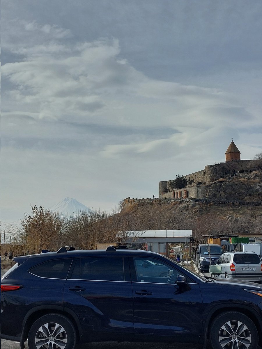 Can we stop talking about Sarah scandal !?
Let's talk about how beautiful Ararat is. 🤩🇦🇲❤️