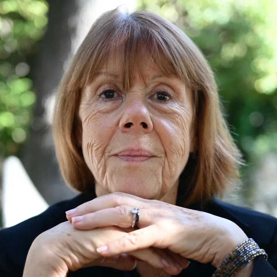 HeikeSpecht's tweet image. All den Fotos selbstverliebter, frauenverachtender Typen, die uns dieser Tage aus reinen Männerzirkeln und aus diversen Files herüberschwappen, sollten wir ermutigende Frauen entgegenposten.

Ich fange an: RBG, Gisèle Pelicot, Frauen beim Internationalen Frauentag im Iran 1979.