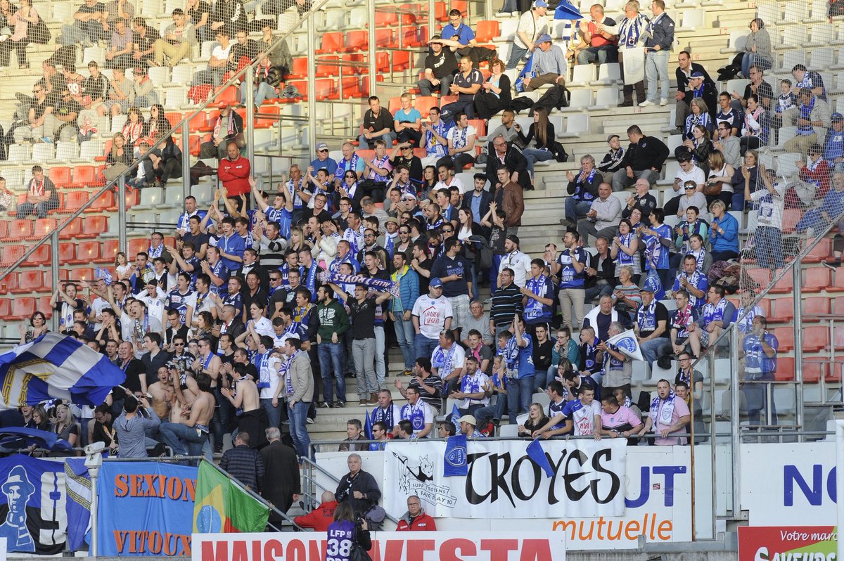 𝐏𝐚𝐫𝐜𝐚𝐠𝐞 𝐯𝐢𝐬𝐢𝐭𝐞𝐮𝐫𝐬 (𝐀𝐒𝐍𝐋-𝐄𝐒𝐓𝐀𝐂) : 𝐥𝐞𝐬 𝐢𝐧𝐟𝐨𝐫𝐦𝐚𝐭𝐢𝐨𝐧𝐬 𝐩𝐫𝐚𝐭𝐢𝐪𝐮𝐞𝐬 ℹ️

🏟️ Stade Marcel Picot 
📍Vente au guichet au niveau de l’entrée visiteurs (pas de vente en ligne)
💶 Tarif unique de 5€
⌚️ Ouverture des portes à 12h30

Nous vous