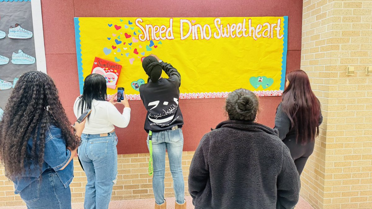 Sneed_FAME's tweet photo. Expressing love through words is a powerful tool in nurturing strong resilient children. 🫶🏻 Let’s empower our Sneed Dino Sweethearts! https://t.co/fgRjHIntIA