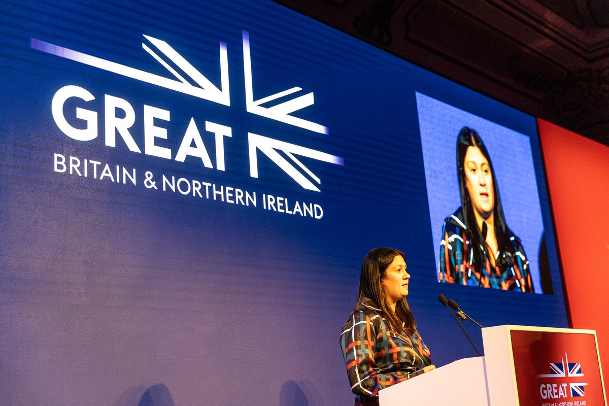 UKinItaly's tweet image. Yesterday we celebrated UK excellence in winter‑sports innovation, from energy systems to cutting‑edge equipment supporting #MilanoCortina2026❄️

Honoured to welcome HRH The Princess Royal @RoyalFamily and the UK Secretary of State @lisanandy @DCMS.
#WinningTogether @GREATBritain